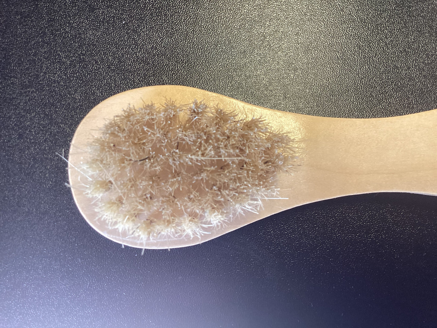 Face Exfoliator / Facial brush.
