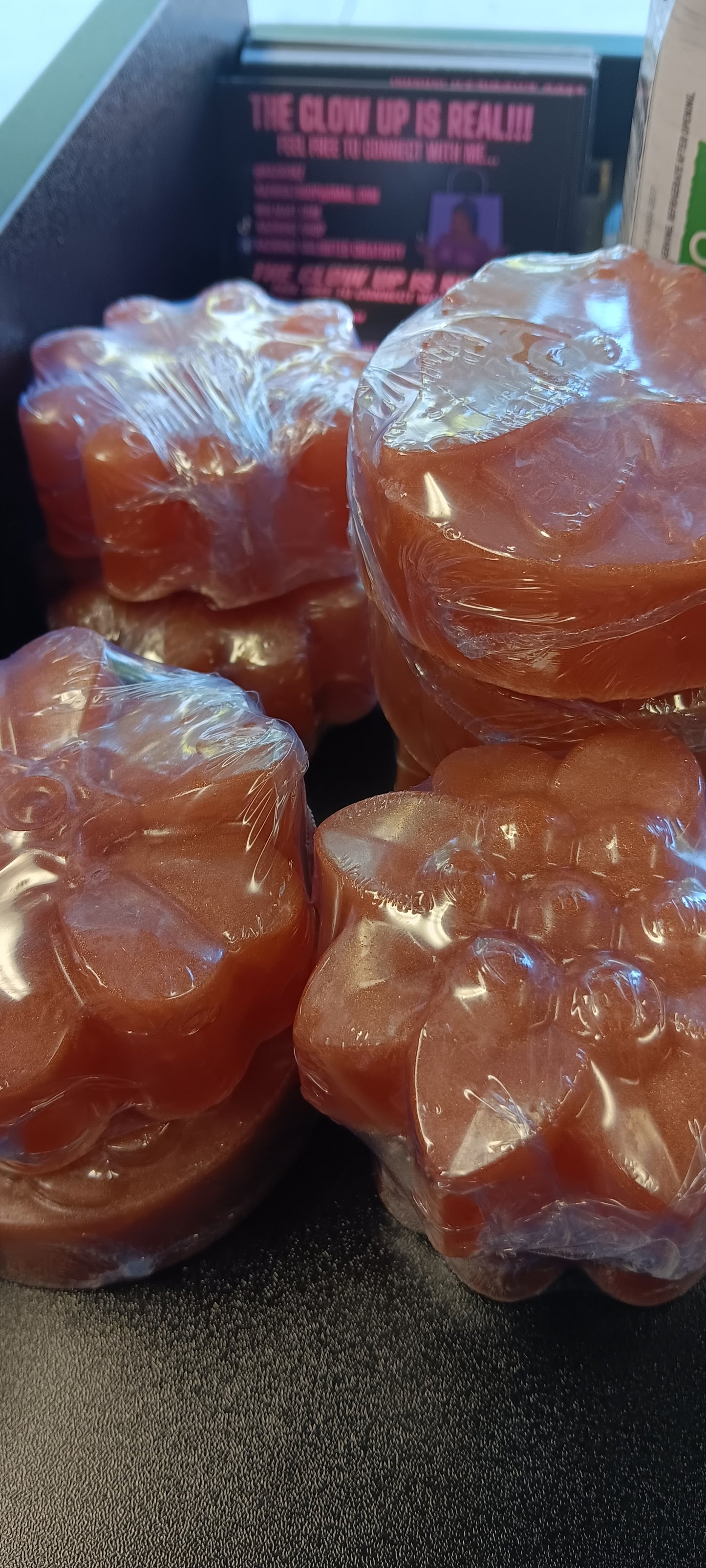 I'm Too Sweet For Words YONI soap Bar! 100% VEGAN/ CRUELTY FREE. pH balance, max odor control, detox pores, tightening skin, fighting yeast infection, ingrown hairs, and dark marks.