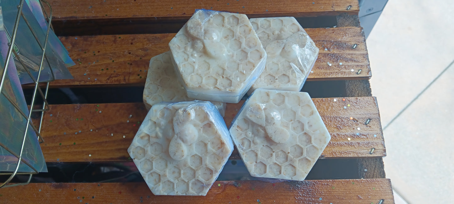 Honey Oats extra Honey with oats & cocoa butter!