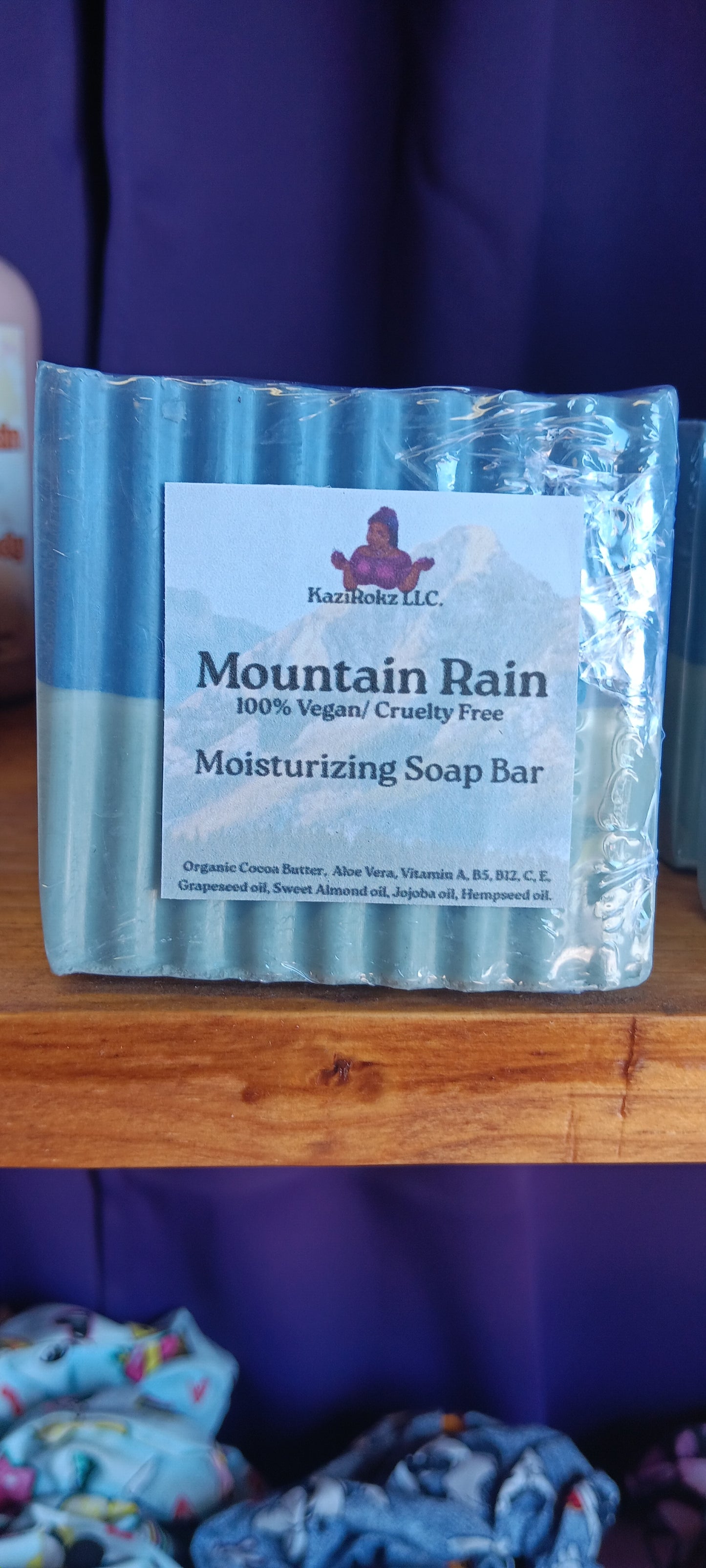 Mountain Rain moisturizing soap bar! 100% Vegan/ Cruelty Free 🌱 🐷. Fall!