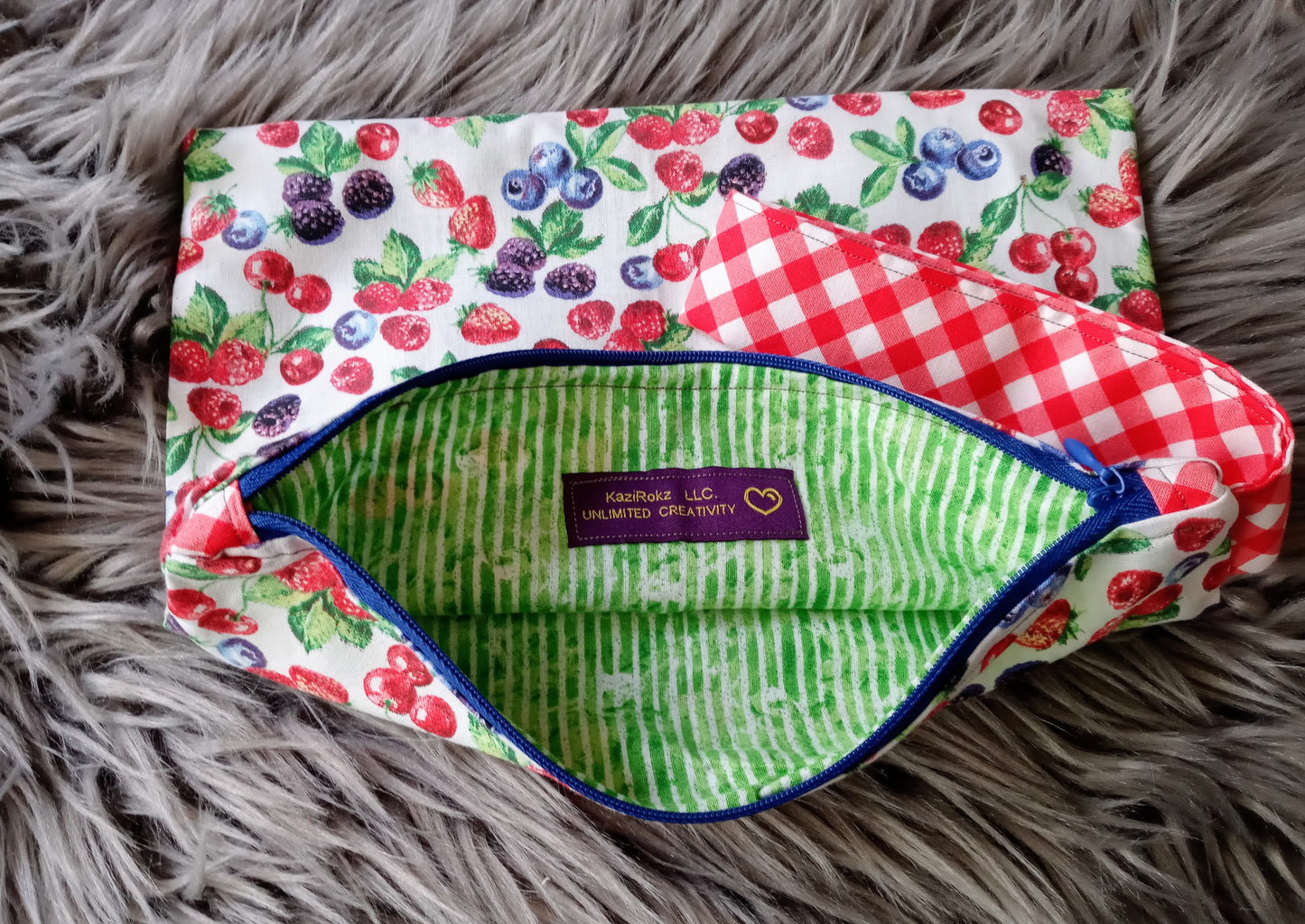 Fruit Stand / Berries (Farmers Market) Pouch
